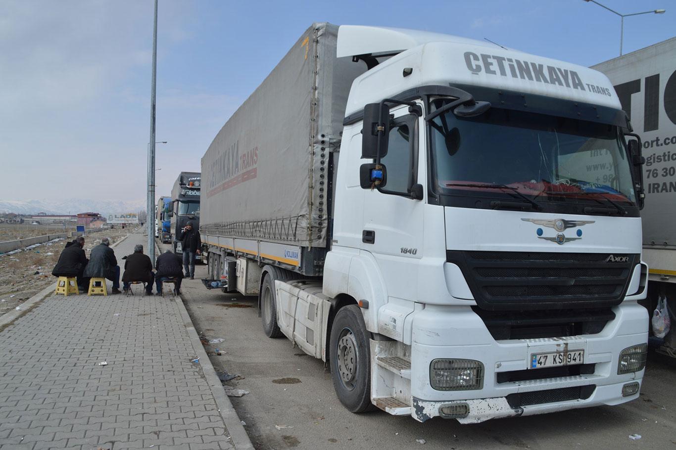 Gürbulak'ta 7 kilometrelik TIR kuyruğu oluştu